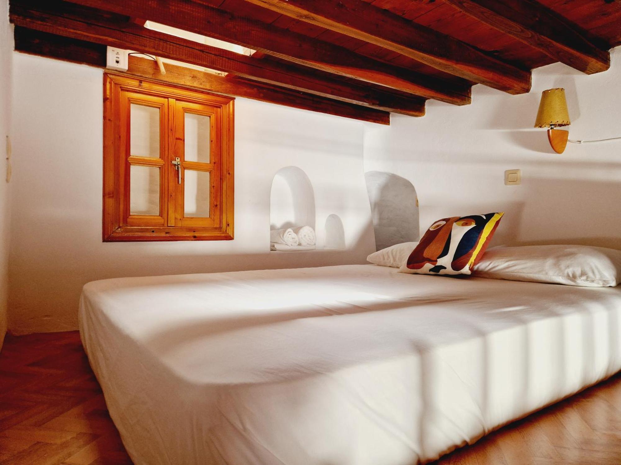 Bright & Relaxing Loft With Attic In The Heart Of Mykonos *